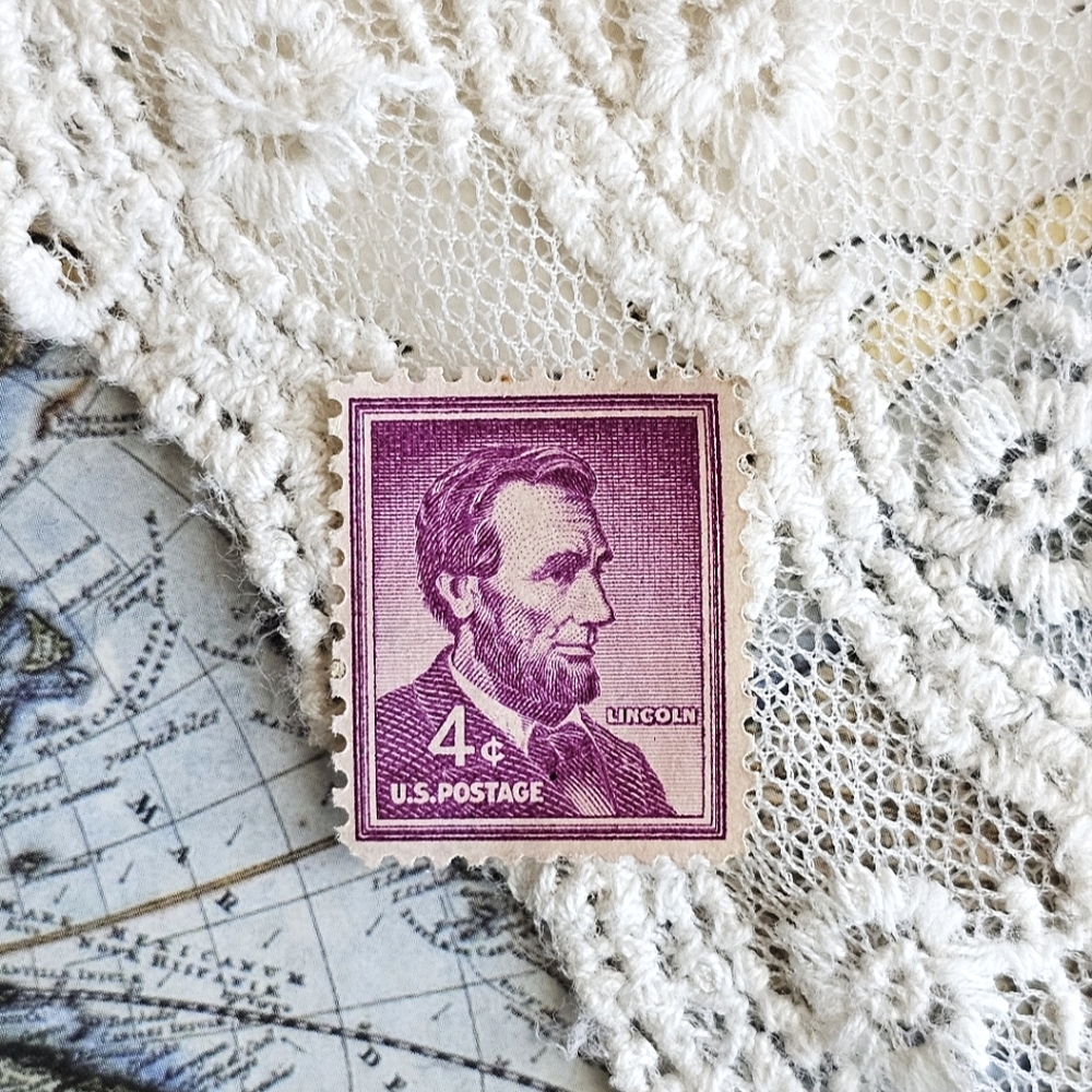1954 Abraham Lincoln 4 Cent U.S. Postage Purple Stamp